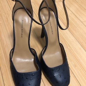 Leather heels with strap / banana republic
